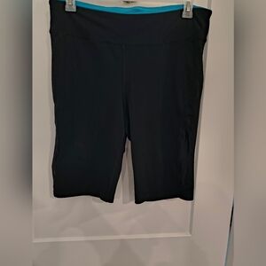 Avenue Women's Black Bike Shorts Size 14/16. Pre-owned, Good Condition.